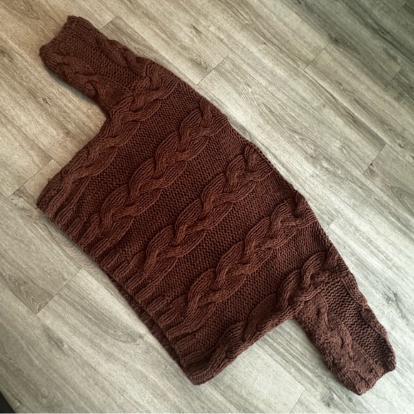 VICI by Pol Brown chunky cable knit sweater - Picture 3 of 6